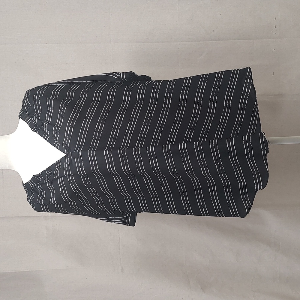 Worthington Short Sleeve Blouse in black & white